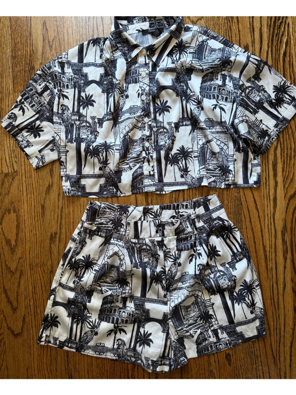 Forever 21 Women’s Black & White Printed Set